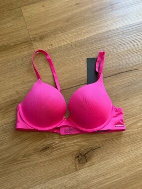 Savage X Fenty Hot Pink Push Up bra- 32B